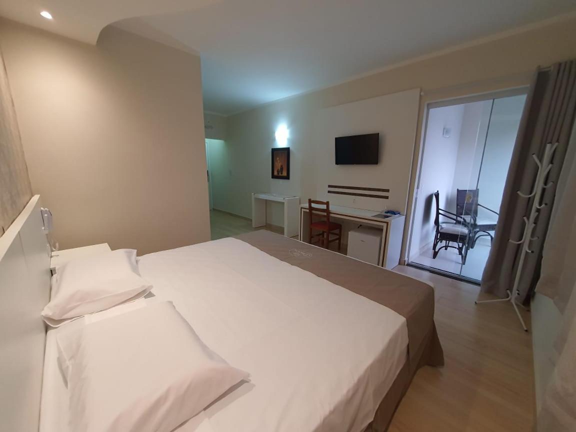 Charles Hotel Pôrto Ferreira 外观 照片